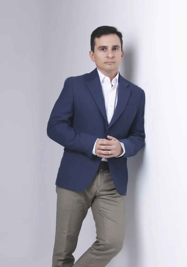 Dr. Eduardo Furlani, cirurgião plástico em Fortaleza, membro titular da SBCP