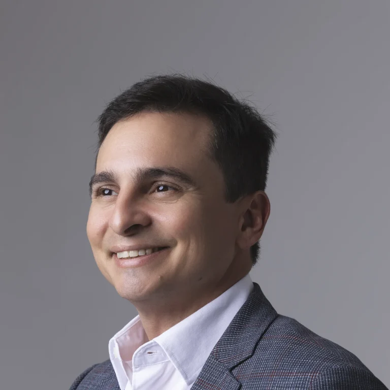 Dr. Eduardo Furlani, que planeja o rejuvenescimento facial pelo método Lift 3R