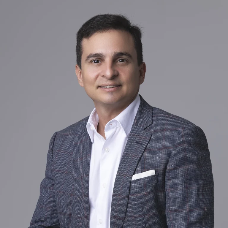 Dr. Eduardo Furlani, cirurgião plástico de rinoplastia em Fortaleza