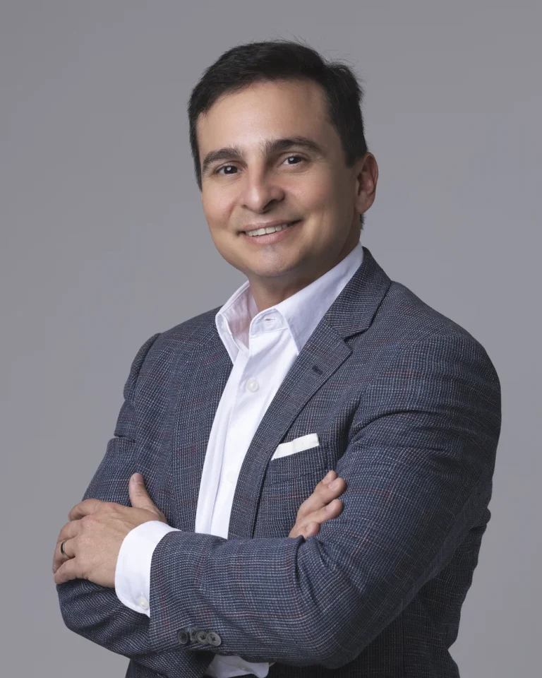 Dr. Eduardo Furlani, cirurgião plástico de mastopexia em Fortaleza